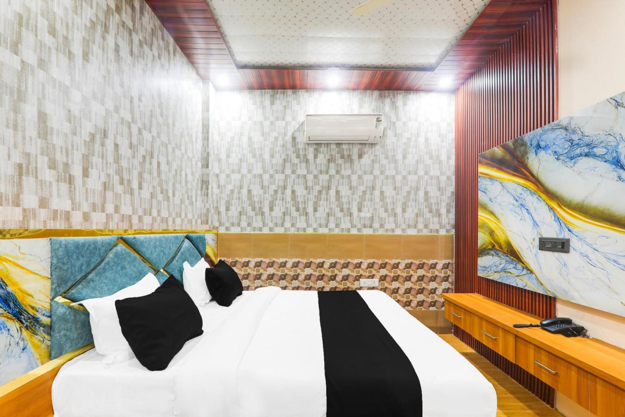 Hotel O V. K Palace Inn Лакнау Екстериор снимка