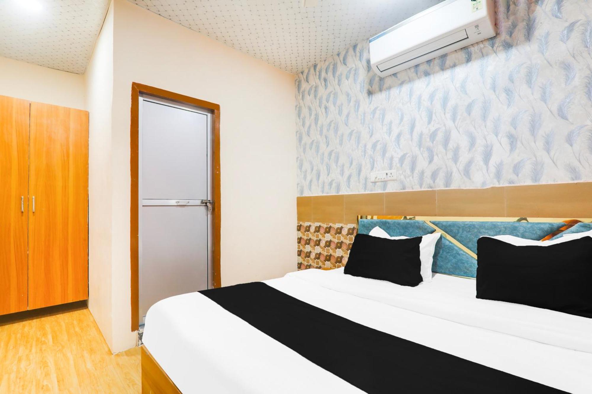 Hotel O V. K Palace Inn Лакнау Екстериор снимка